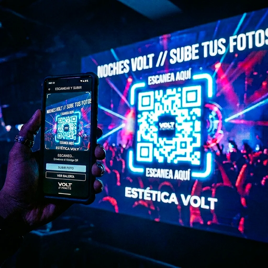 Escaneo de código QR en evento nocturno con luces brillantes